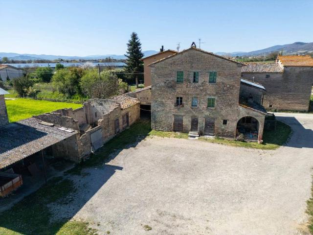 Rustico in vendita a San Leo Bastia, Umbria