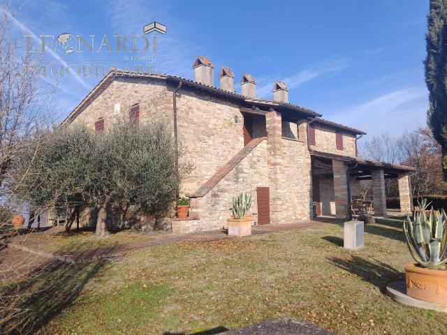 Rustico in vendita a San Leo Bastia, Umbria