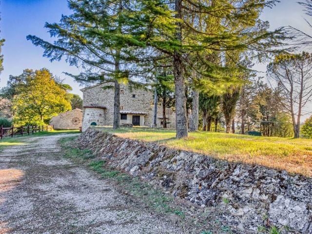 Rustico in vendita a San Leo Bastia, Umbria