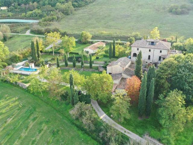 Rustico in vendita a San Leo Bastia, Umbria