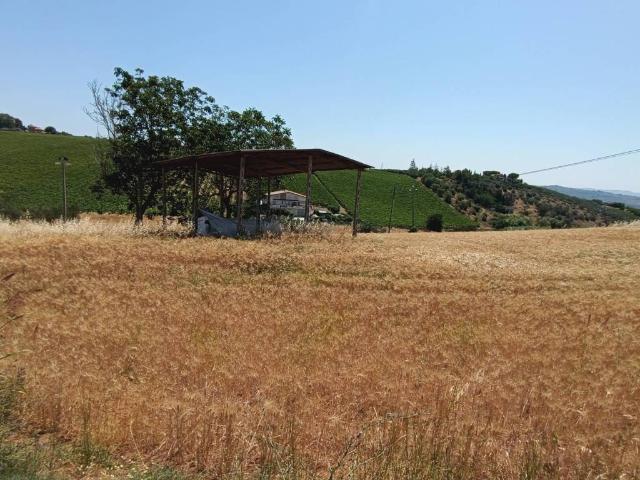Rustico in vendita a Città Sant'angelo, Abruzzo