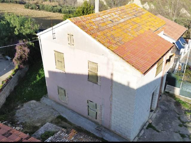 Rustico in vendita a Colle di Sale, Città Sant'angelo