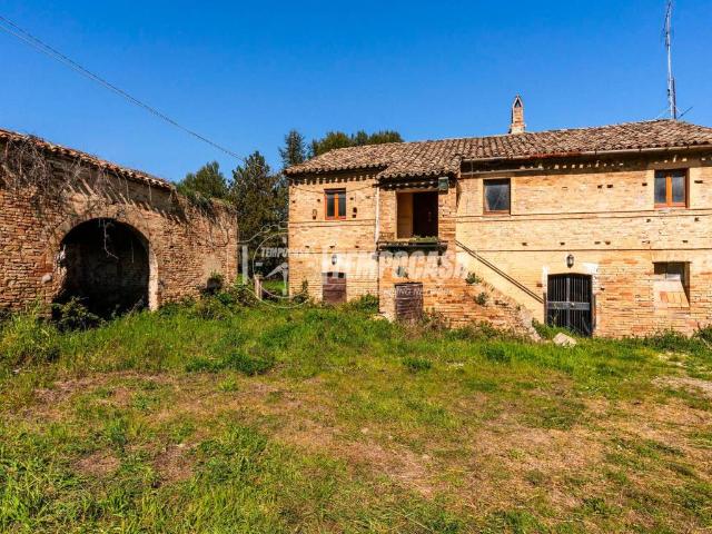 Rustico in vendita a Contrada Grazie, Marche
