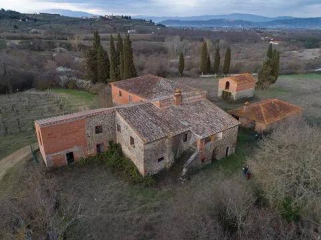 Rustico in vendita a Civitella in Val di Chiana, Viciomaggio