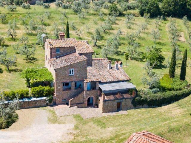 Rustico in vendita a Civitella in Val di Chiana, Albergo