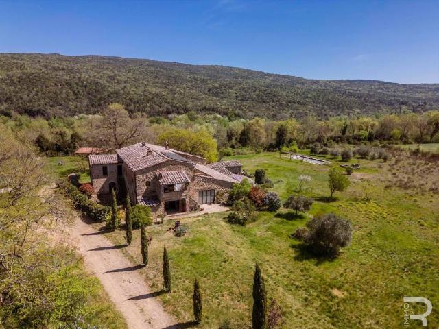 Rustico in vendita a Civitella Paganico, Pari