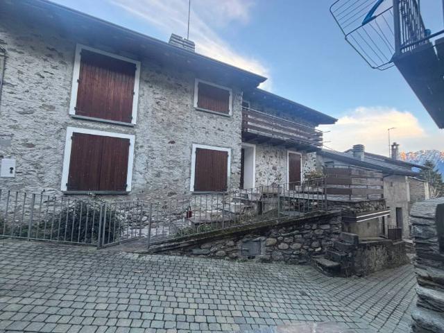Rustico in vendita a Civo, Lombardia