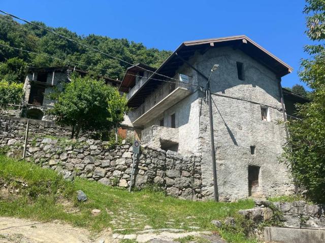 Rustico in vendita a Morbegno, Lombardia