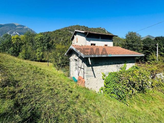 Rustico in vendita a Fiorine, Clusone
