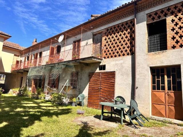 Rustico in vendita a Coazzolo, Asti