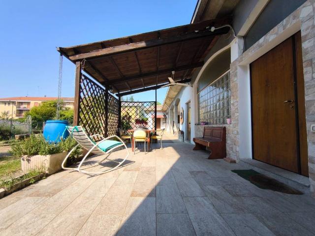 Rustico in vendita a Cogliate, Lombardia