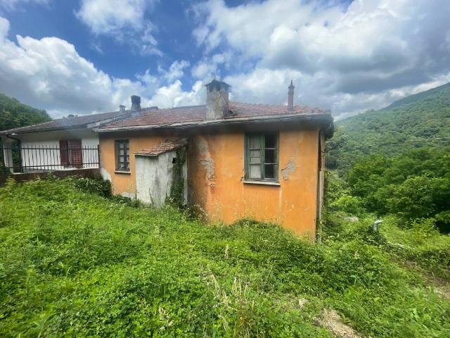 Rustico in vendita a Cogorno, Liguria