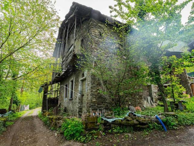 Rustico in vendita a Colico, Lombardia