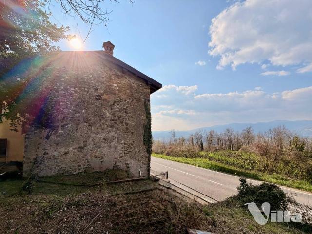 Rustico in vendita a Colle Brianza, Lombardia