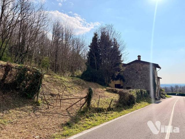 Rustico in vendita a Colle Brianza, Lombardia