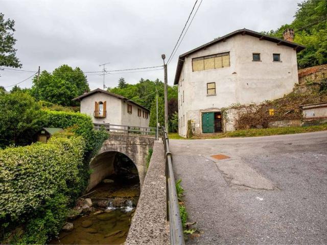 Rustico in vendita a Colle Brianza, Lombardia