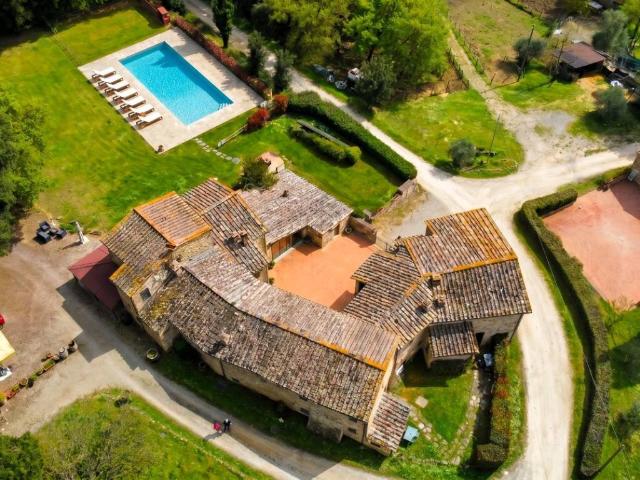 Rustico in vendita a La Badia, Colle Di Val D'elsa