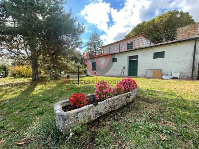 Rustico in vendita a Campiglia dei Foci, Colle di Val d'Elsa