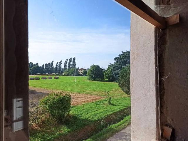 Rustico in vendita a Lemignano, Collecchio