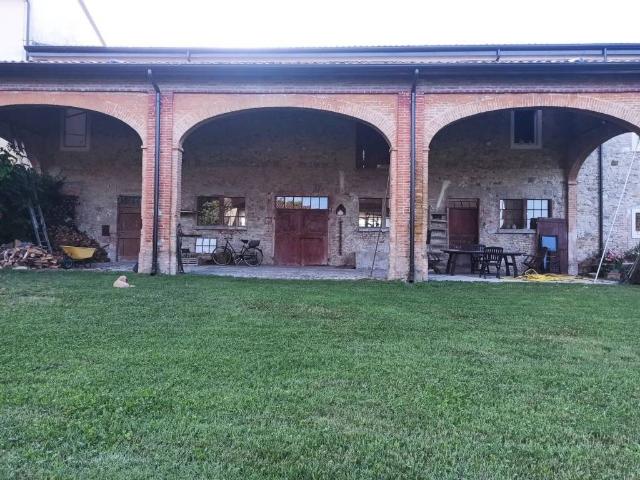 Rustico in vendita a Lemignano, Collecchio
