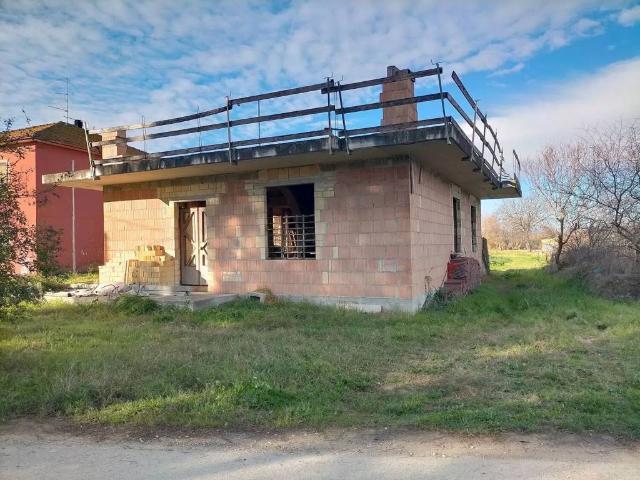 Rustico in vendita a Collecorvino, Abruzzo