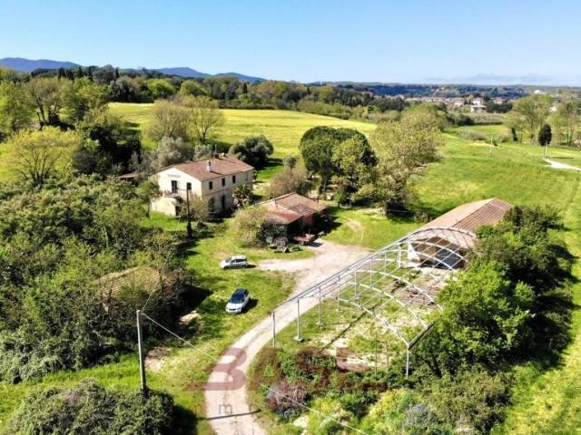 Rustico in vendita a Collesalvetti, Livorno