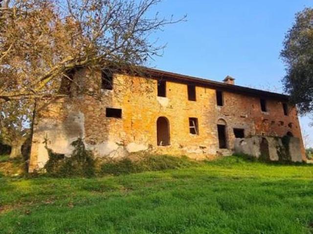 Rustico in vendita a Collesalvetti, Toscana