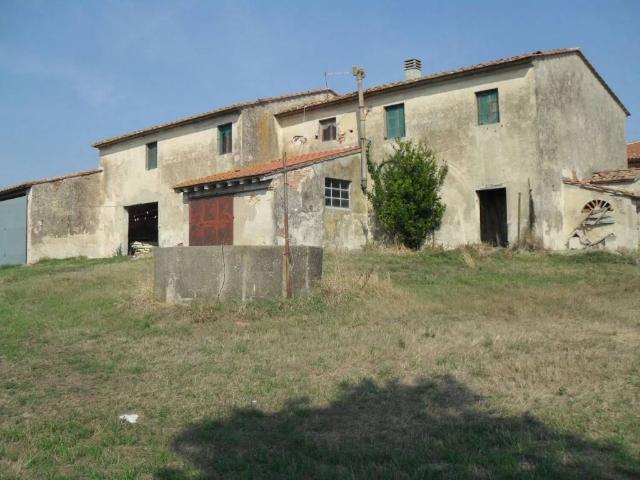 Rustico in vendita a Collesalvetti, Toscana