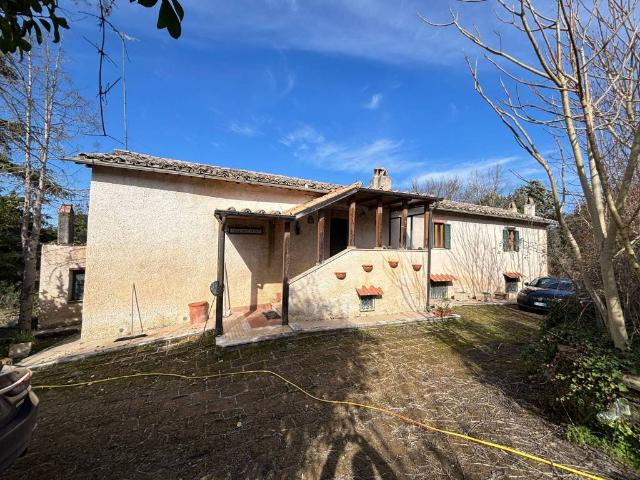 Rustico in vendita a Collevecchio, Lazio