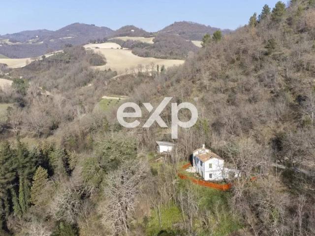 Rustico in vendita a Colli al Metauro, Marche