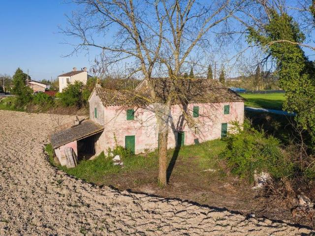 Rustico in vendita a Colli al Metauro, Marche