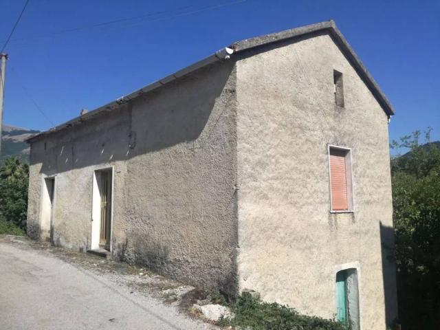 Rustico in vendita a Colliano, Campania