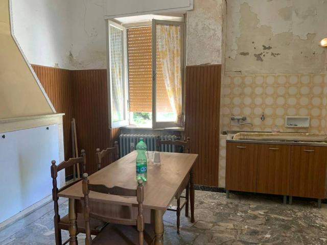 Rustico in vendita a Unione dei Comuni della Val Vibrata, Colonnella