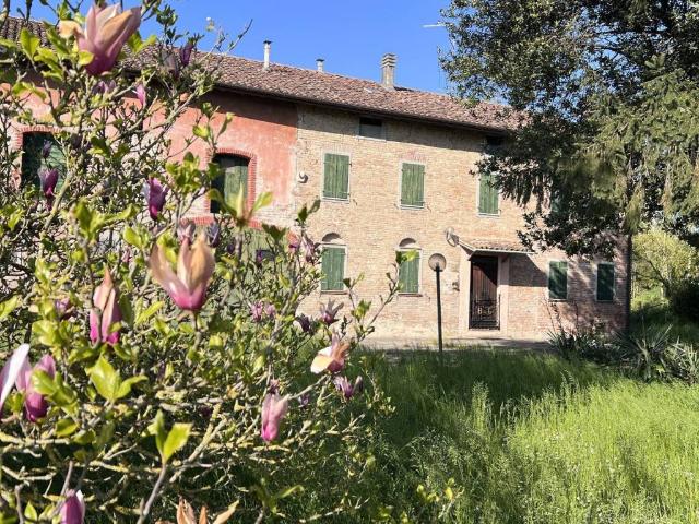 Rustico in vendita a Colorno, Reggio Emilia