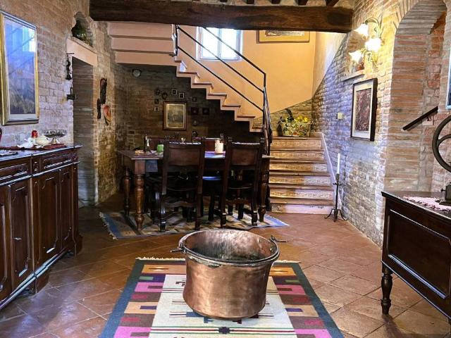 Rustico in vendita a Colorno, Reggio Emilia