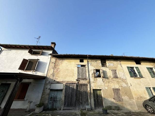 Rustico in vendita a Colorno, Reggio Emilia