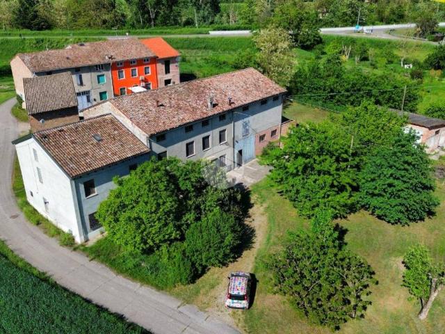 Rustico in vendita a Sorbolo Mezzani, Colorno