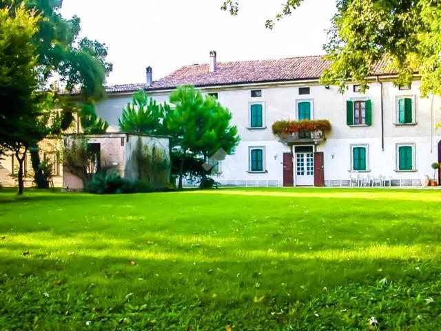 Rustico in vendita a Colorno, Reggio Emilia