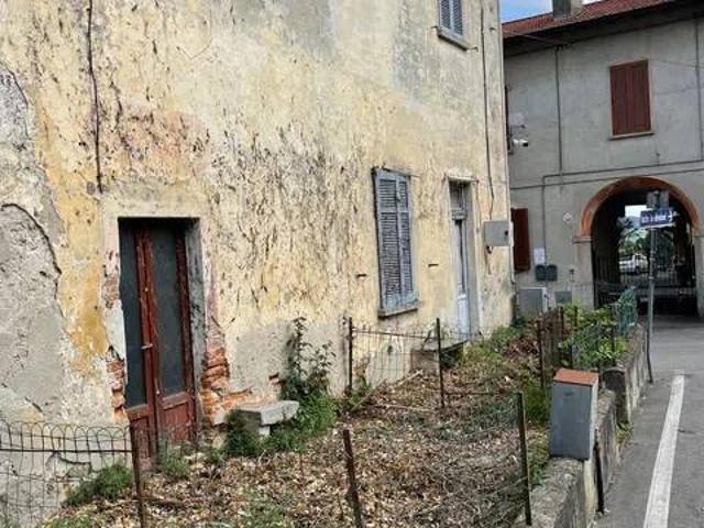 Rustico in vendita a Comabbio, Lombardia