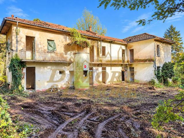 Rustico in vendita a Comabbio, Varese