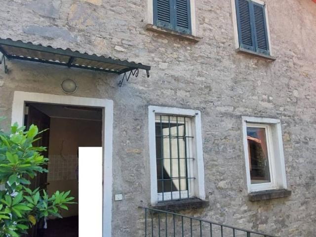 Rustico in vendita a Como