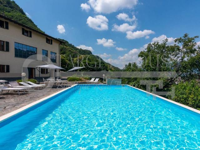 Rustico in vendita a Sant'Abbondio, Como