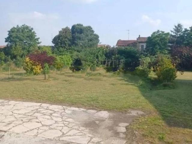 Rustico in vendita a Confienza, Lombardia