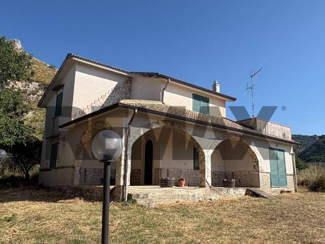 Rustico in vendita a Contessa Entellina, Sicilia