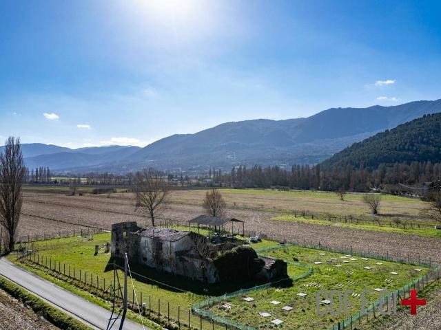 Rustico in vendita a Contigliano, Lazio