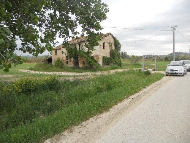 Rustico in vendita a Unione dei Comuni della Val Vibrata, Controguerra