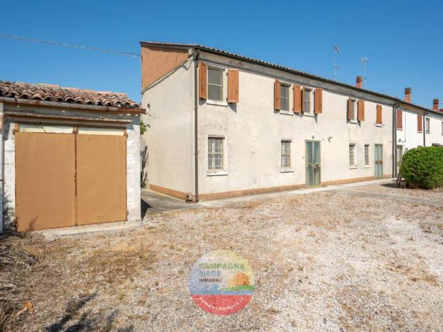 Rustico in vendita a Unione Terre e Fiumi, Copparo