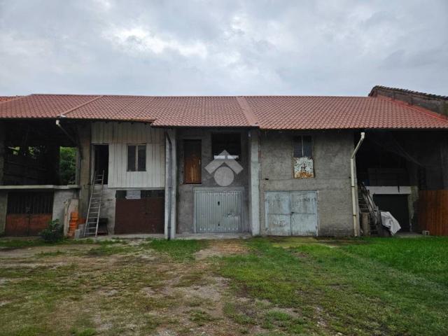 Rustico in vendita a Castellazzo de' Stampi, Corbetta