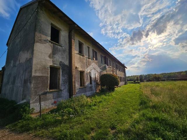 Rustico in vendita a Corbetta, Lombardia