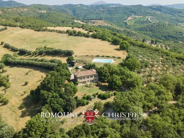 Rustico in vendita a Corciano, Umbria